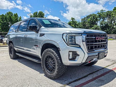 Used 2024 GMC Yukon XL AT4 w/ Technology Package AWD/4WD image 1