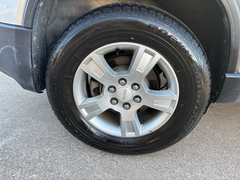 Used 2011 GMC Acadia SL w/ Preferred Package image 24