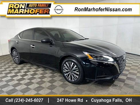 Used 2023 Nissan Altima 2.5 SV w/ SV Premium Package image 1