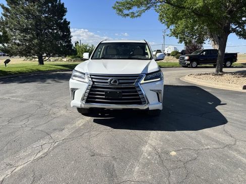 Used 2020 Lexus LX 570 4WD w/ Luxury Package image 2