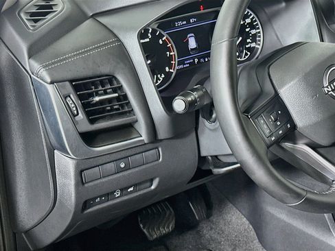 Used 2026 Nissan Rogue SV FWD image 17