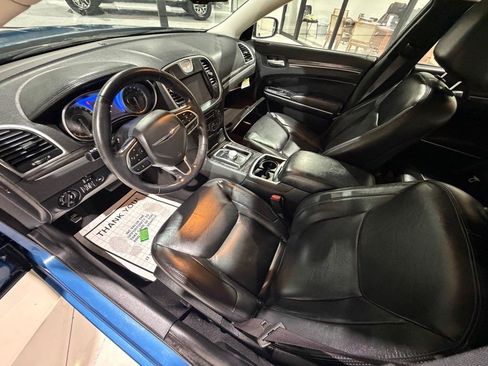 Used 2021 Chrysler 300 Touring L RWD image 19