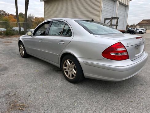 Used 2005 Mercedes-Benz E 320 4MATIC Sedan image 7