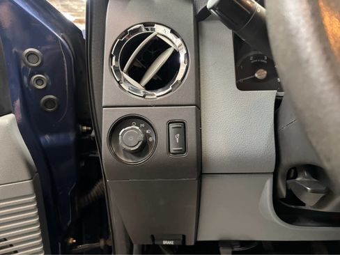Used 2012 Ford F250 XLT w/ XLT Interior Pkg AWD/4WD image 17