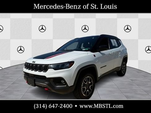 Used 2024 Jeep Compass Trailhawk AWD/4WD image 6