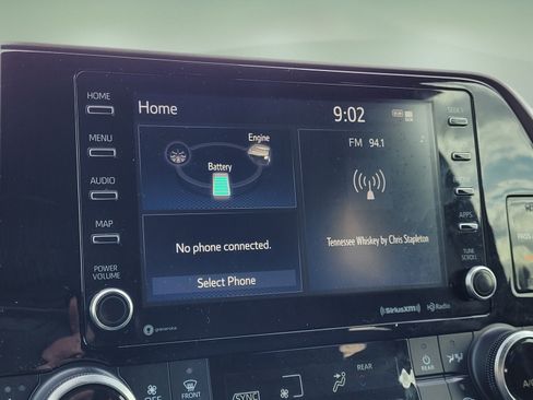 Used 2021 Toyota Highlander XLE FWD image 21