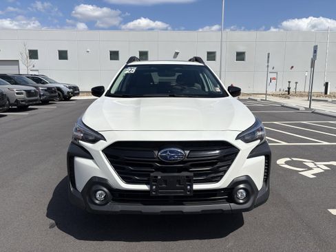 Used 2025 Subaru Outback Onyx Edition image 2