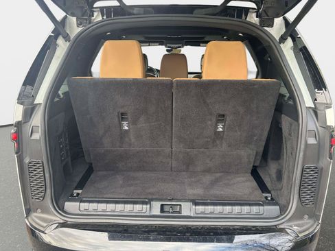 Used 2023 Land Rover Discovery S R-Dynamic image 26