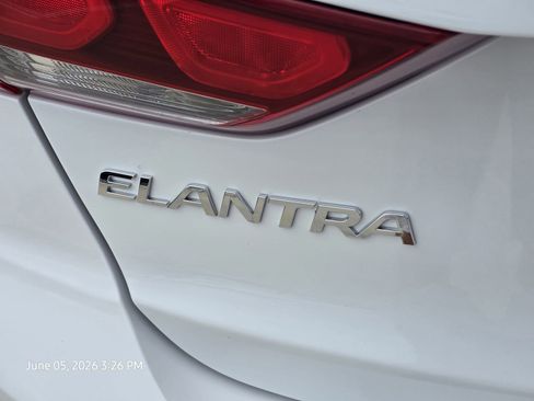 Used 2018 Hyundai Elantra Value Edition FWD image 10