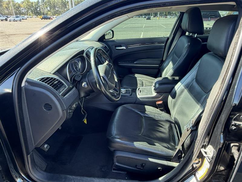 Used 2015 Chrysler 300 Limited w/ Driver Convenience Group RWD image 16
