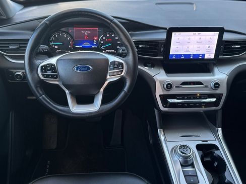 Certified 2022 Ford Explorer XLT w/ Equipment Group 202A image 13