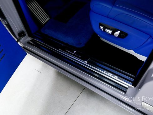 Used 2024 Rolls-Royce Phantom Sedan w/ The Phantom Package RWD image 17