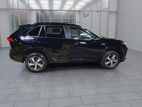 Used 2024 Toyota RAV4 SE w/ Weather & Moonroof Package AWD/4WD image 9
