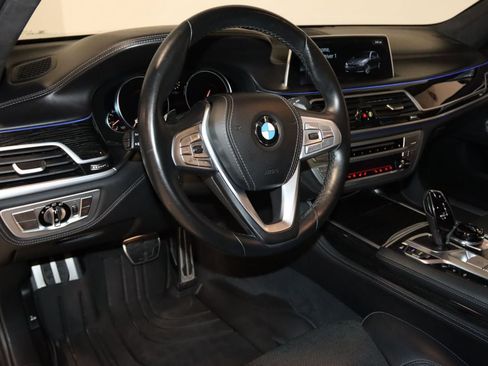 Used 2019 BMW 750i RWD image 40