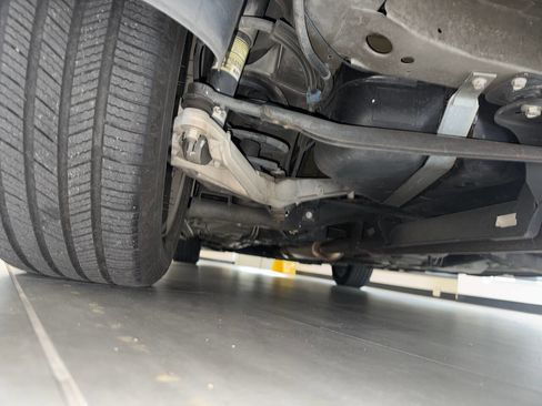 Used 2010 Buick Lucerne CXL image 24