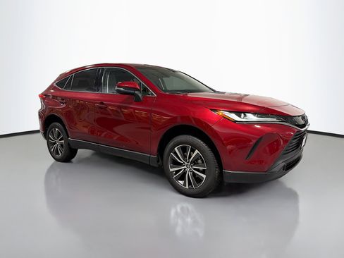 Used 2023 Toyota Venza LE image 1