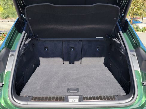 Used 2025 Porsche Macan 4S Electric image 31