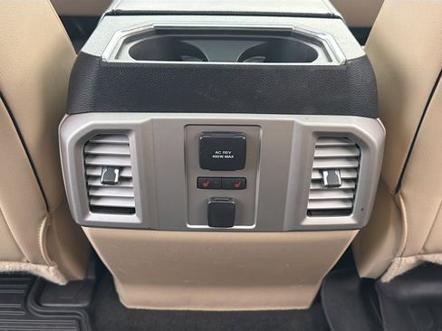 Used 2017 Ford F250 Lariat w/ Lariat Ultimate Package AWD/4WD image 29