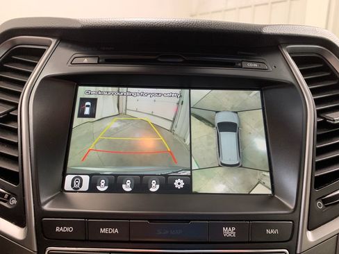 Used 2017 Hyundai Santa Fe SE w/ SE Ultimate Tech Package 03 image 8