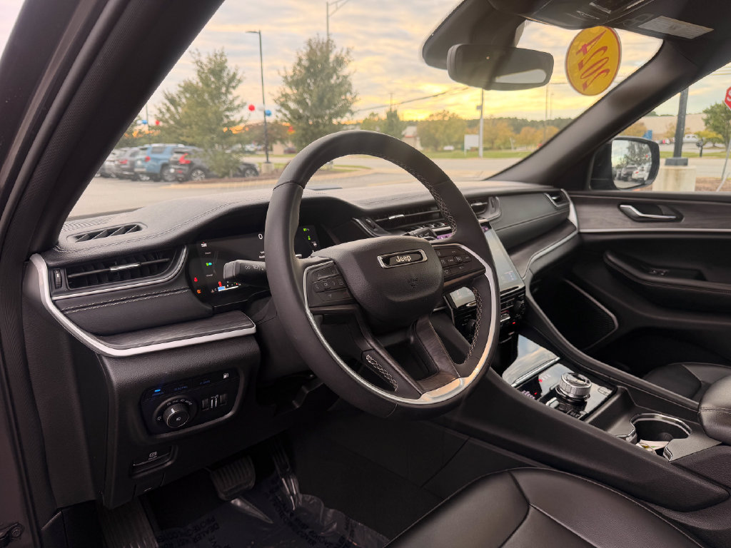 Used 2024 Jeep Grand Cherokee Limited 4xe AWD/4WD image 10