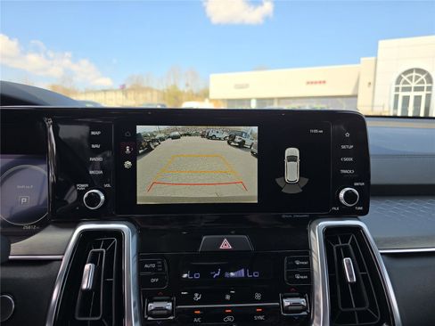 Used 2023 Kia Sorento SX image 25