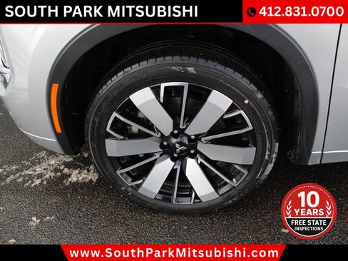 Used 2025 Mitsubishi Outlander SEL image 31