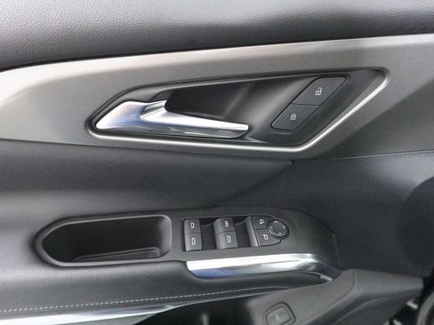 Used 2024 Chevrolet Traverse LT image 9