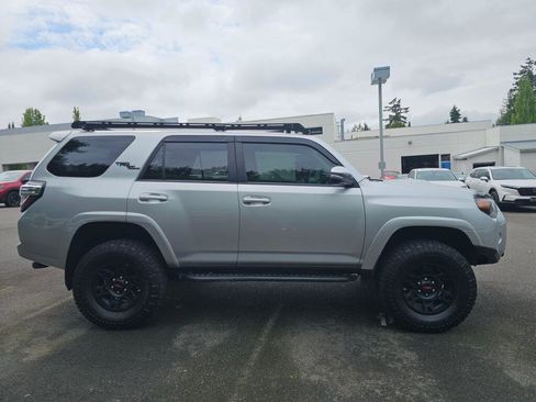 Used 2020 Toyota 4Runner TRD Off-Road Premium AWD/4WD image 8