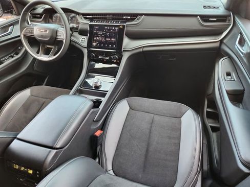 Certified 2025 Jeep Grand Cherokee L Altitude RWD image 23