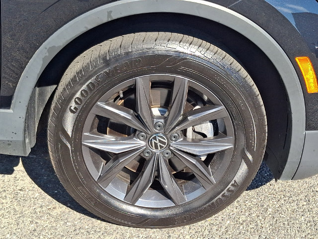Used 2023 Volkswagen Tiguan SE AWD/4WD image 8