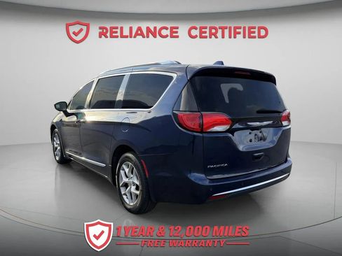 Used 2017 Chrysler Pacifica Touring-L Plus w/ Tire & Wheel Group image 4