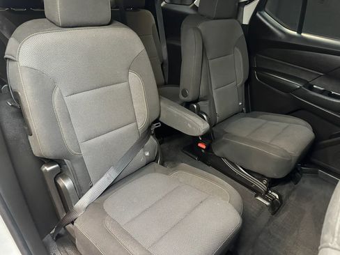 Used 2019 Chevrolet Traverse LT w/ LPO, Black Accent Package image 30