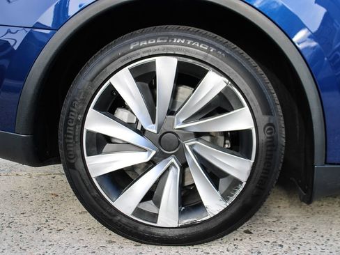 Used 2026 Tesla Model Y Long Range AWD/4WD image 37