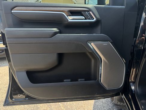 Used 2025 Chevrolet Silverado 3500 High Country w/ Technology Package AWD/4WD image 13