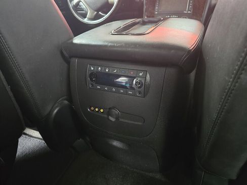 Used 2013 GMC Yukon XL Denali image 21