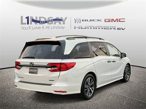 Used 2023 Honda Odyssey Touring image 2