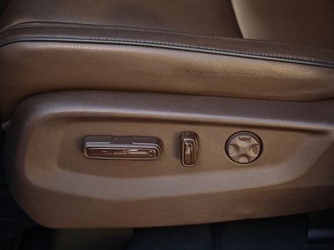 Used 2025 Honda Odyssey Touring image 23