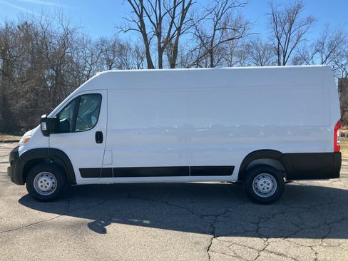 Used 2023 RAM ProMaster 3500 w/ Convenience Group image 8