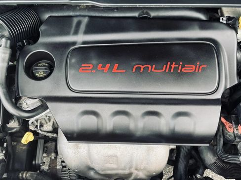 Used 2018 Jeep Compass Latitude w/ Popular Equipment Group AWD/4WD image 3