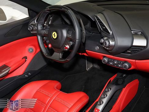 Used 2018 Ferrari 488 Spider RWD image 23