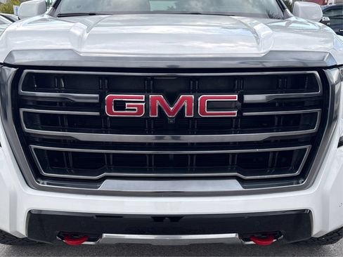 Used 2023 GMC Yukon AT4 w/ Technology Package AWD/4WD image 15