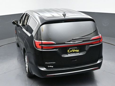 Used 2024 Chrysler Pacifica Touring-L image 43