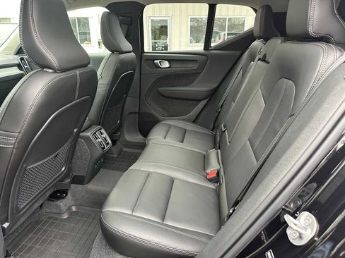 Used 2025 Volvo XC40 B5 Plus w/ Climate Package image 15