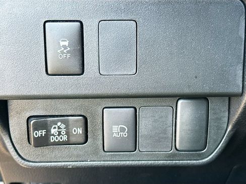 Used 2023 Toyota Tacoma SR w/ SR Convenience Package RWD image 11