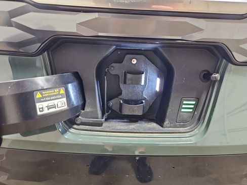 Used 2023 Kia Niro Wind w/ Wind Preserve Package FWD image 5
