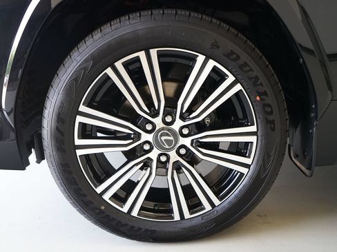 Used 2026 Lexus LX 700h Luxury AWD/4WD image 37