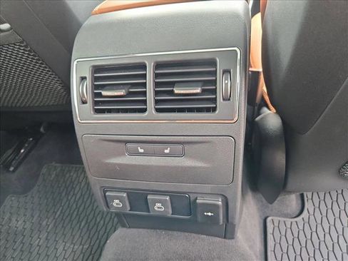 Used 2024 Jaguar F-PACE R-Dynamic S AWD/4WD image 18