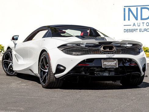 Used 2024 McLaren 750S Spider image 12