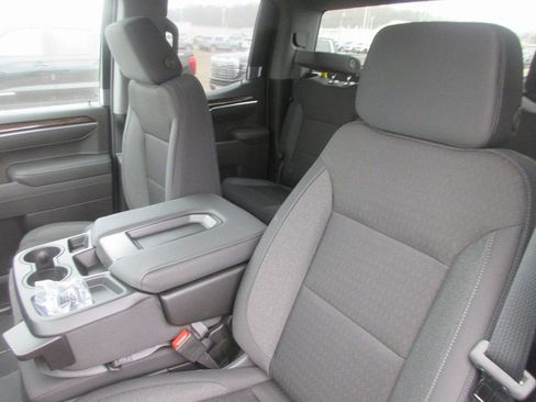 New 2026 GMC Sierra 1500 SLE AWD/4WD image 13
