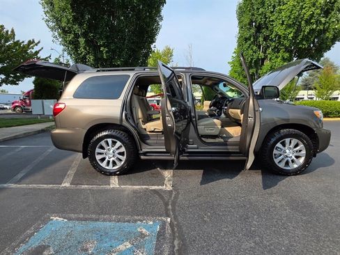 Used 2011 Toyota Sequoia Limited image 24